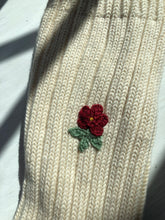 Load image into Gallery viewer, CROCHET FIELD ROSE SOCKS