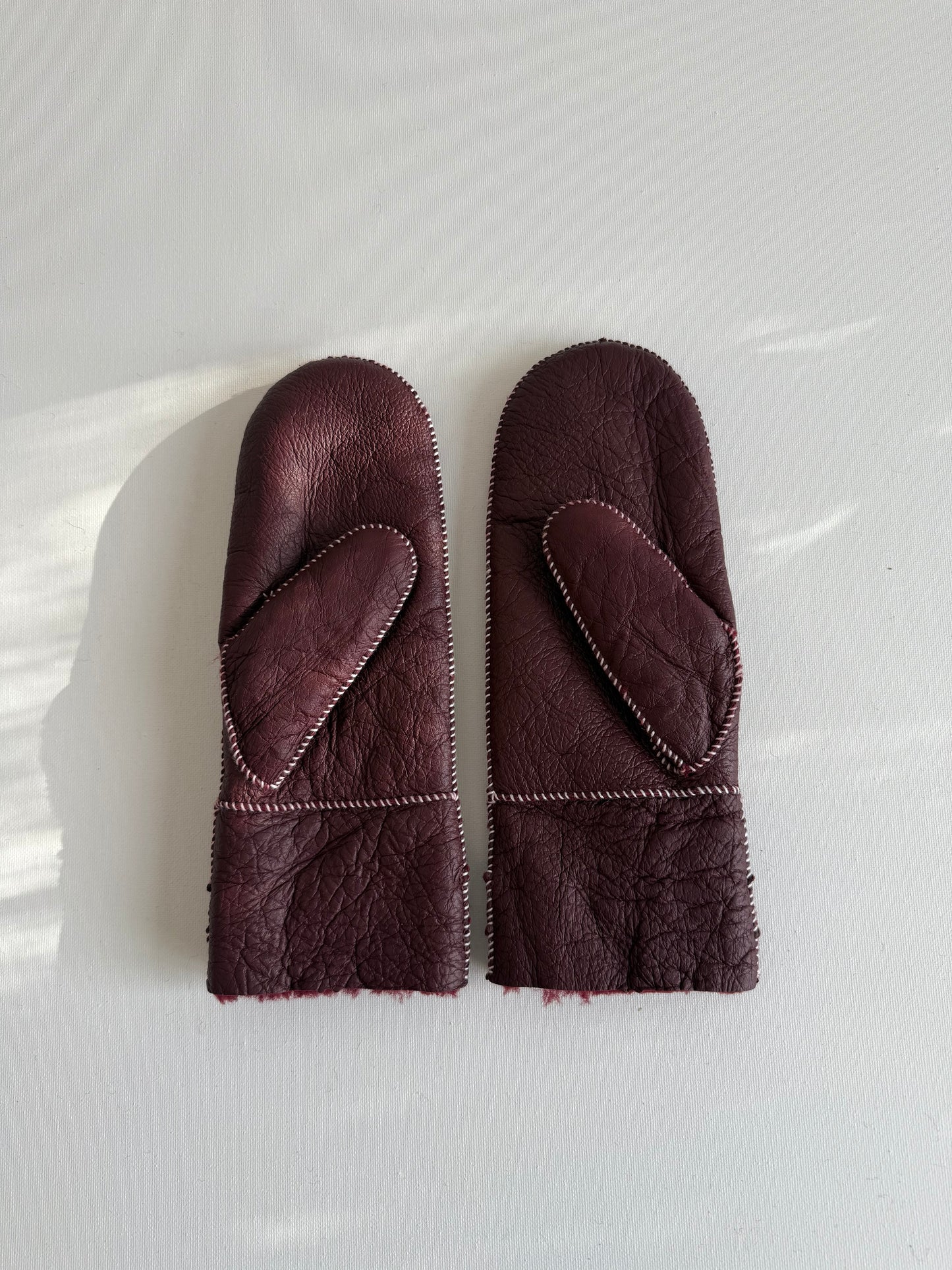 SHEARLING MITTENS - snow pastel
