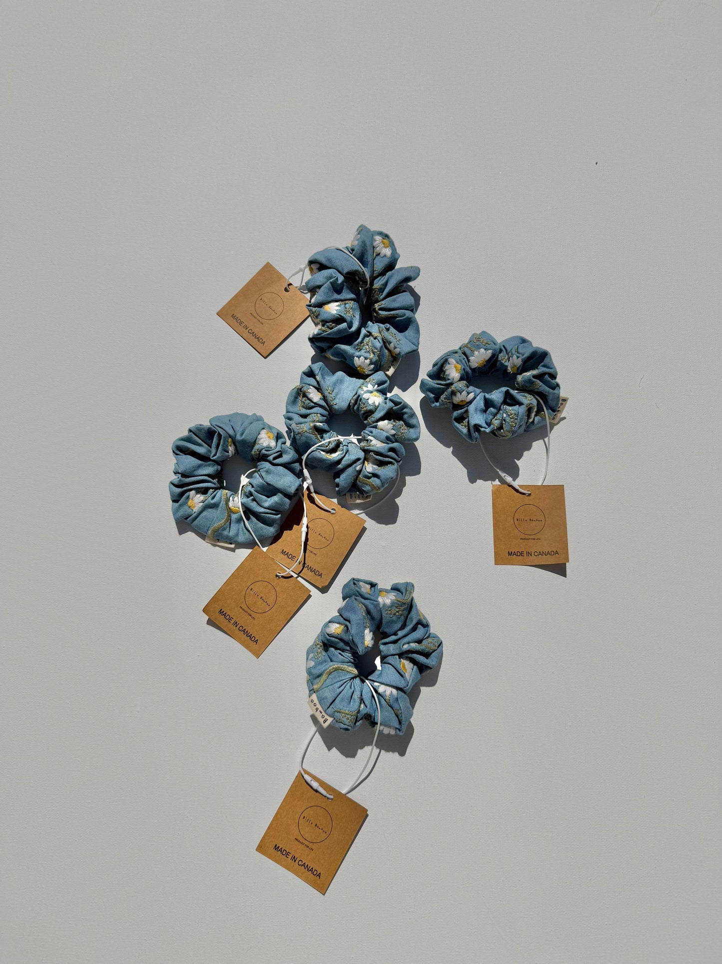 EMBROIDERED DAISY DENIM SCRUNCHIE