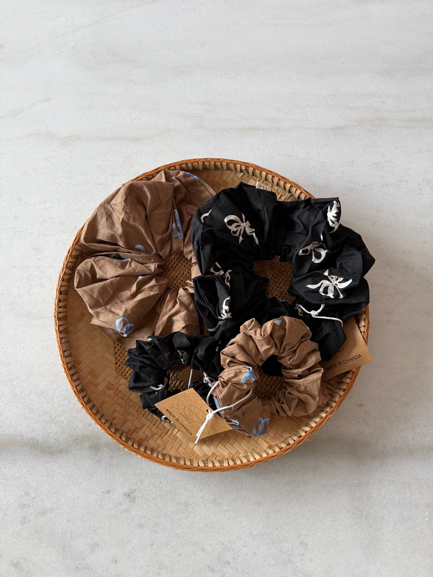 RETRO BLOOM SCRUNCHIE