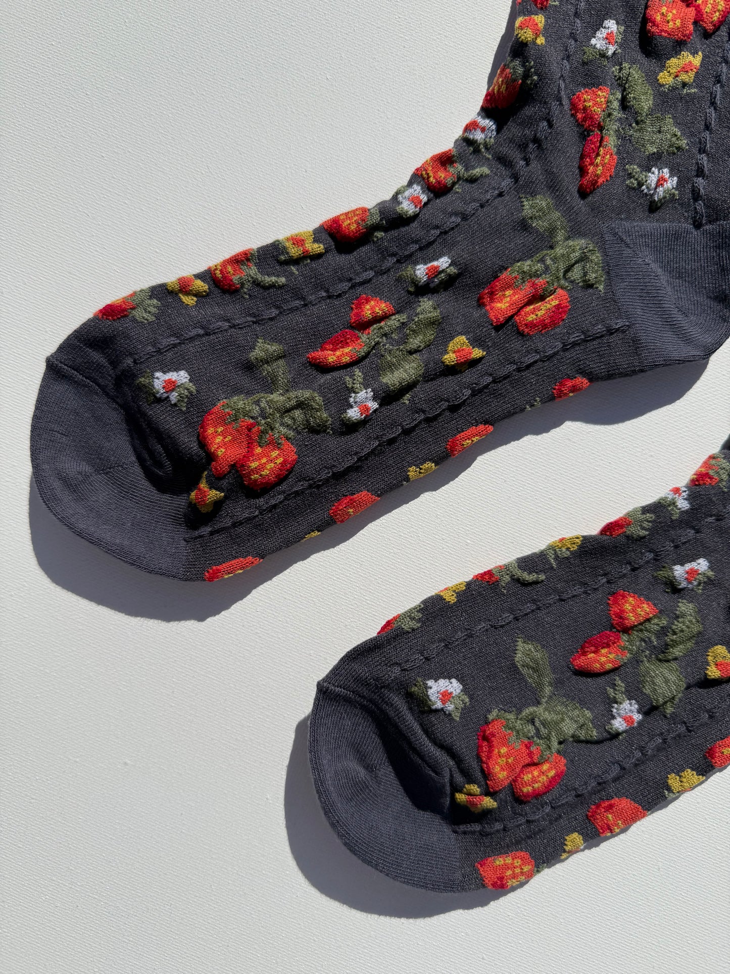 STRAWBERRIES SOCKS