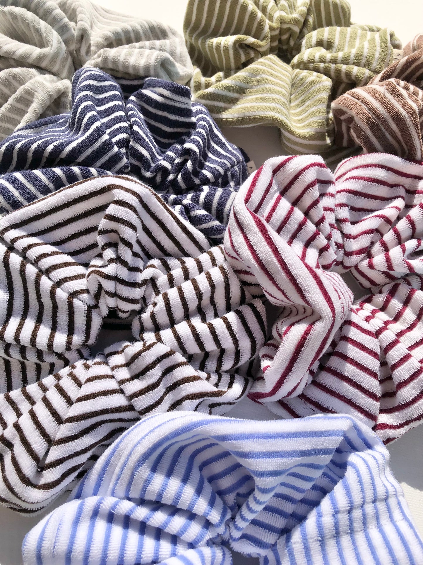NOVA SCOTIA TOWELLING STRIPE SCRUNCHIES - neutral