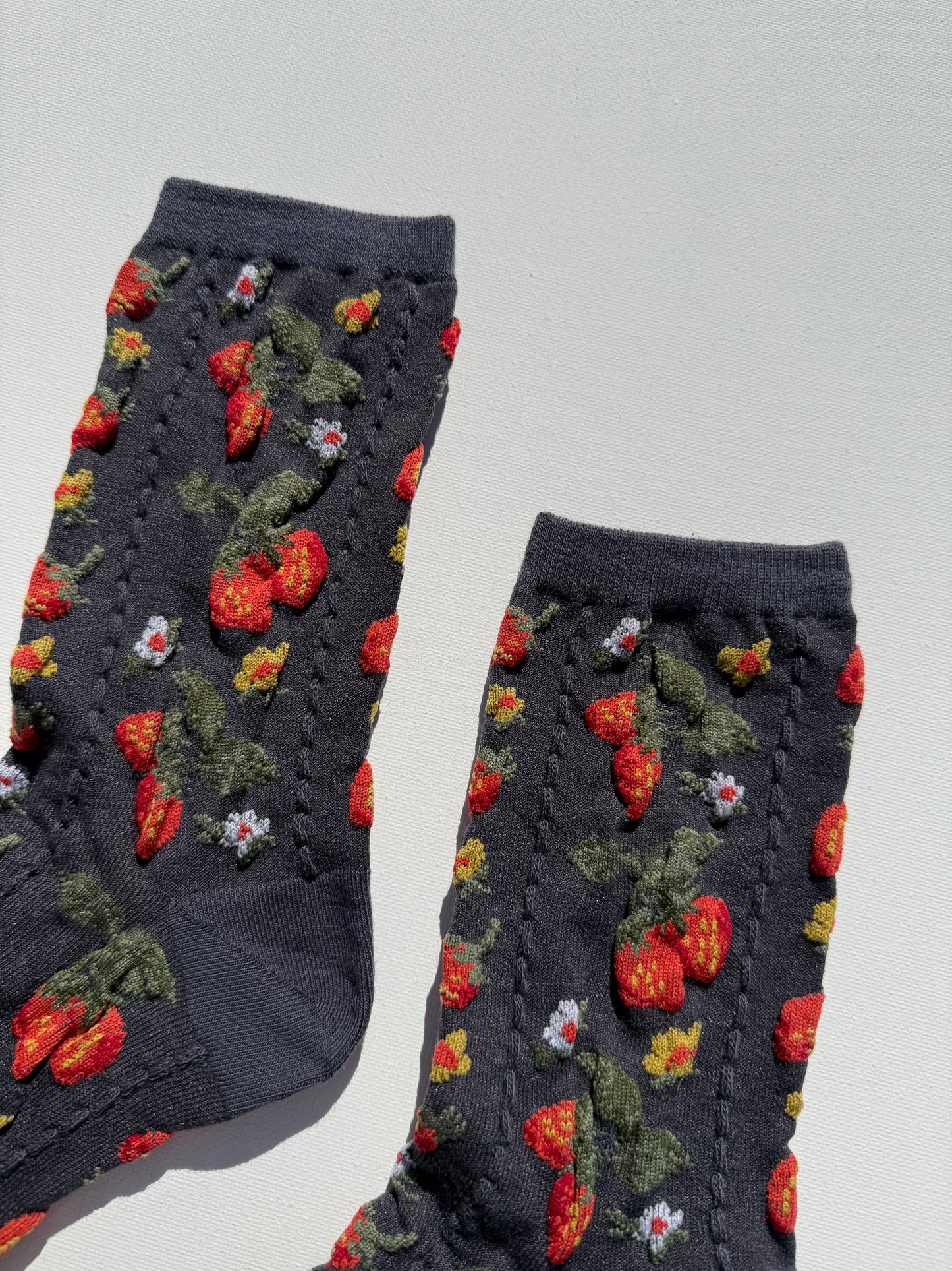 STRAWBERRIES SOCKS