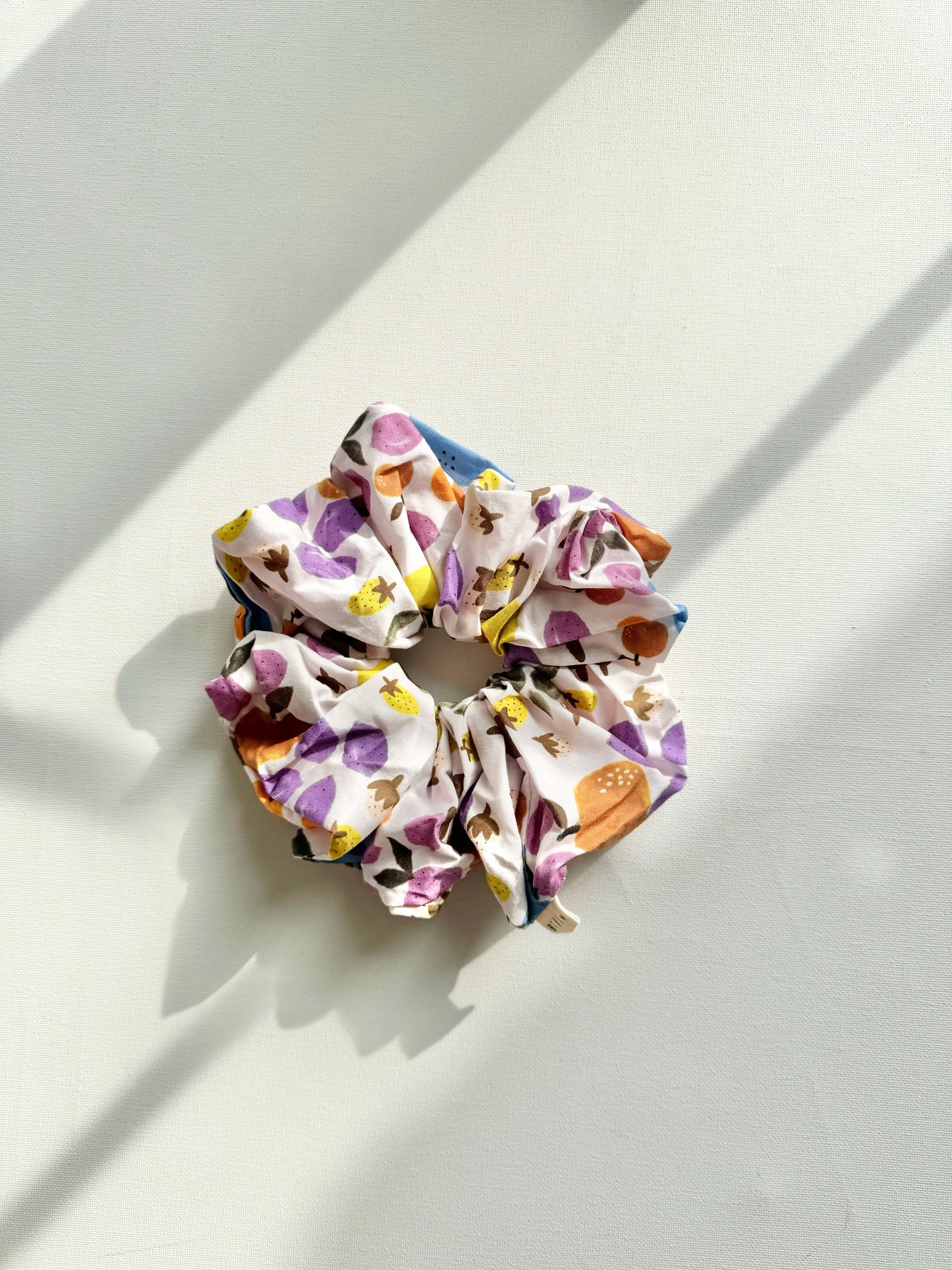 CHELSEA FLORAL SCRUNCHIES