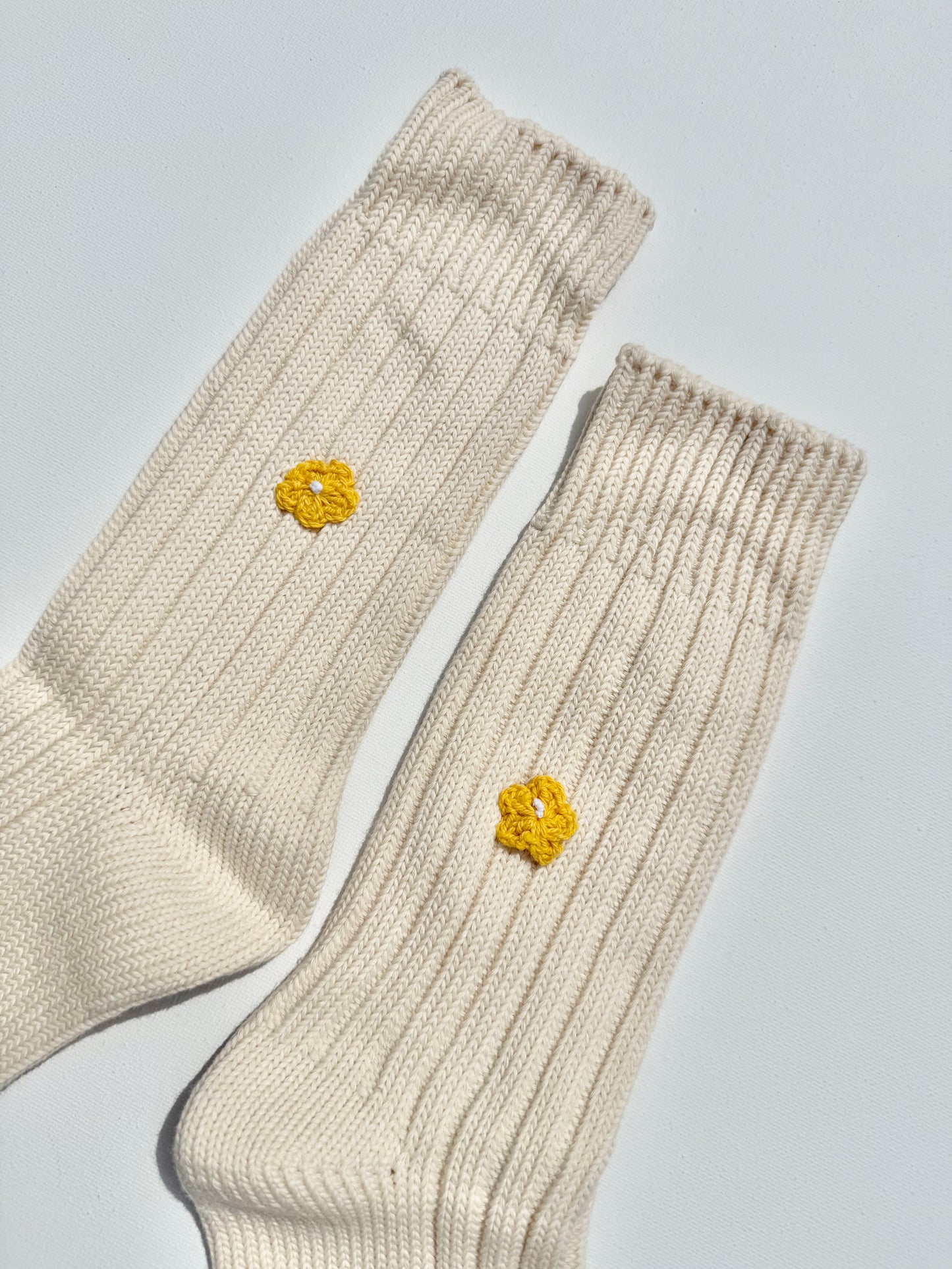 CROCHET MINI FLOWER SOCKS