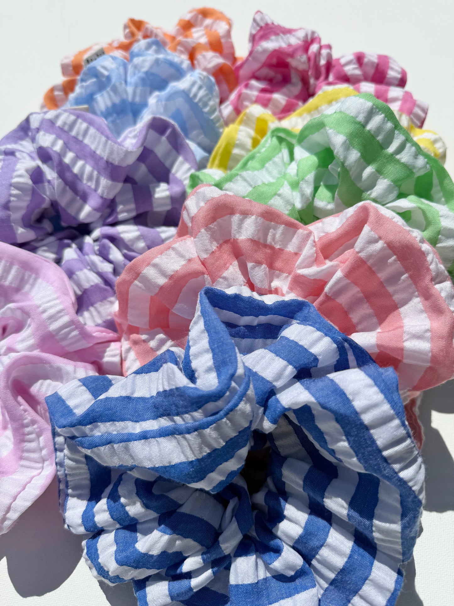STRIPE SEERSUCKER SCRUNCHIES - bright