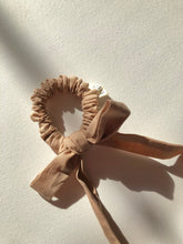 Load image into Gallery viewer, COTTON POPLIN MINI BOW SCRUNCHIES