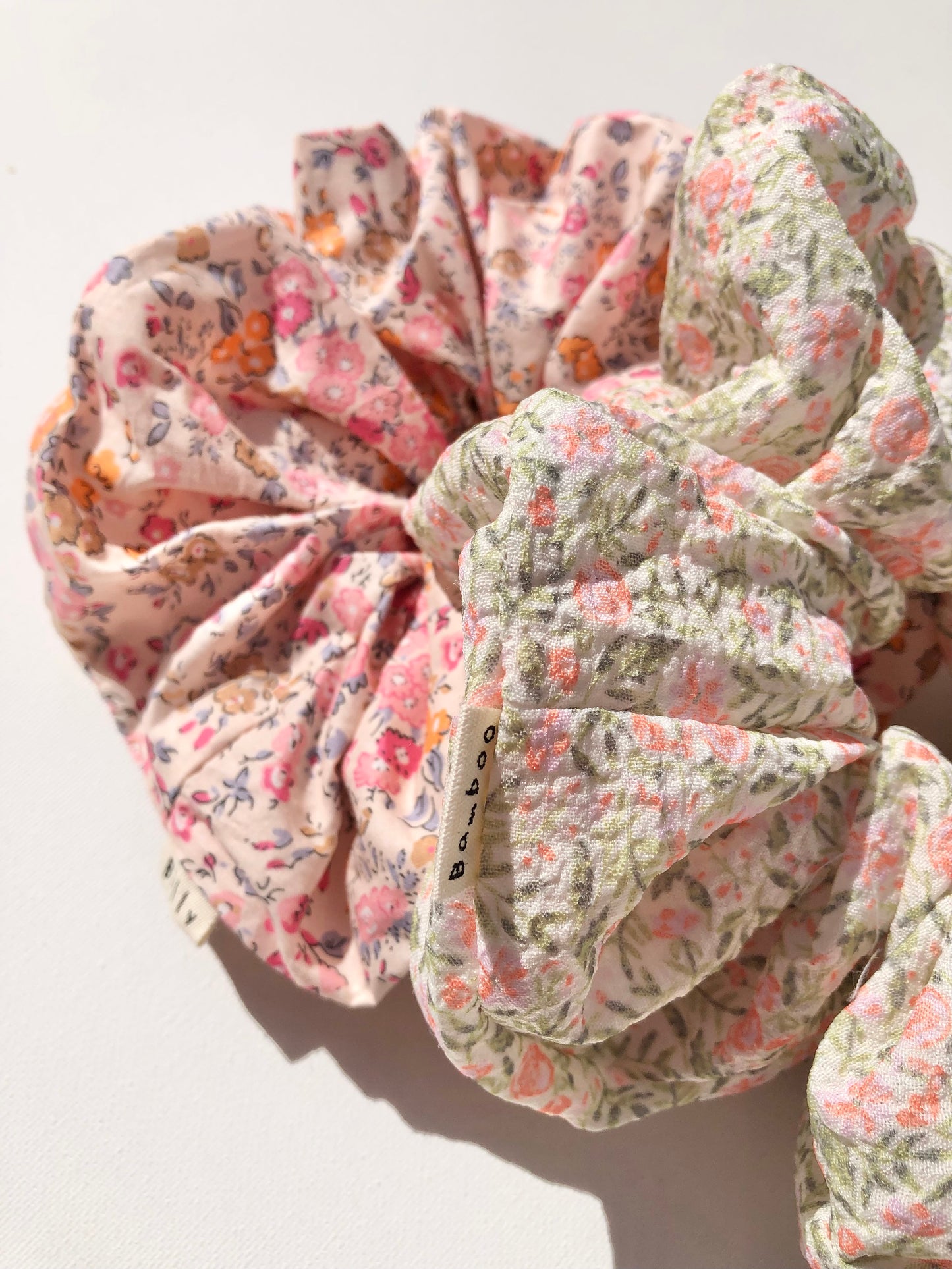 PRINCE EDWARD FLORAL SCRUNCHIES