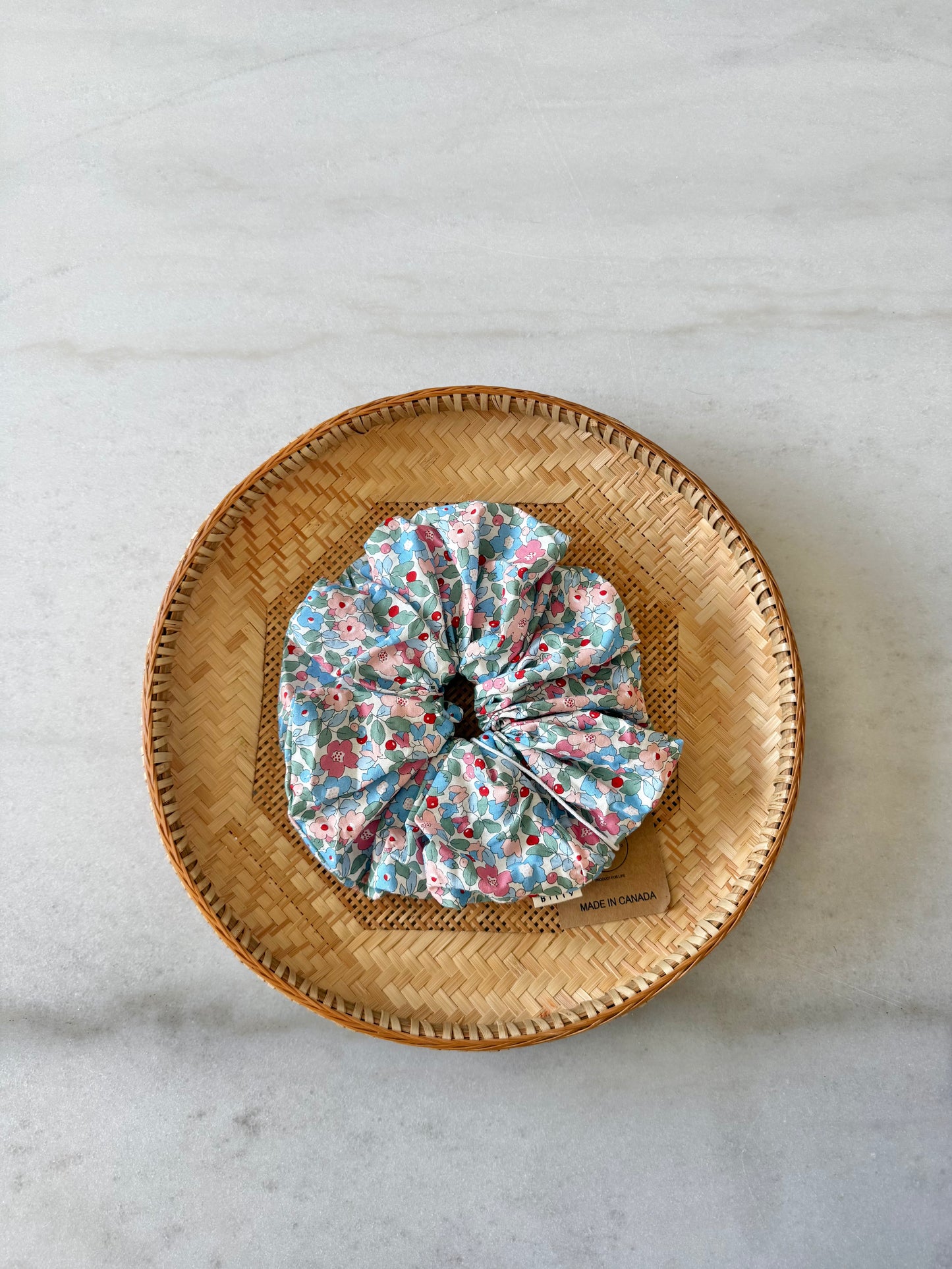 MEADOW BLOOM FLORAL SCRUNCHIE
