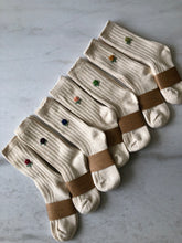 Load image into Gallery viewer, CROCHET FIELD ROSE SOCKS