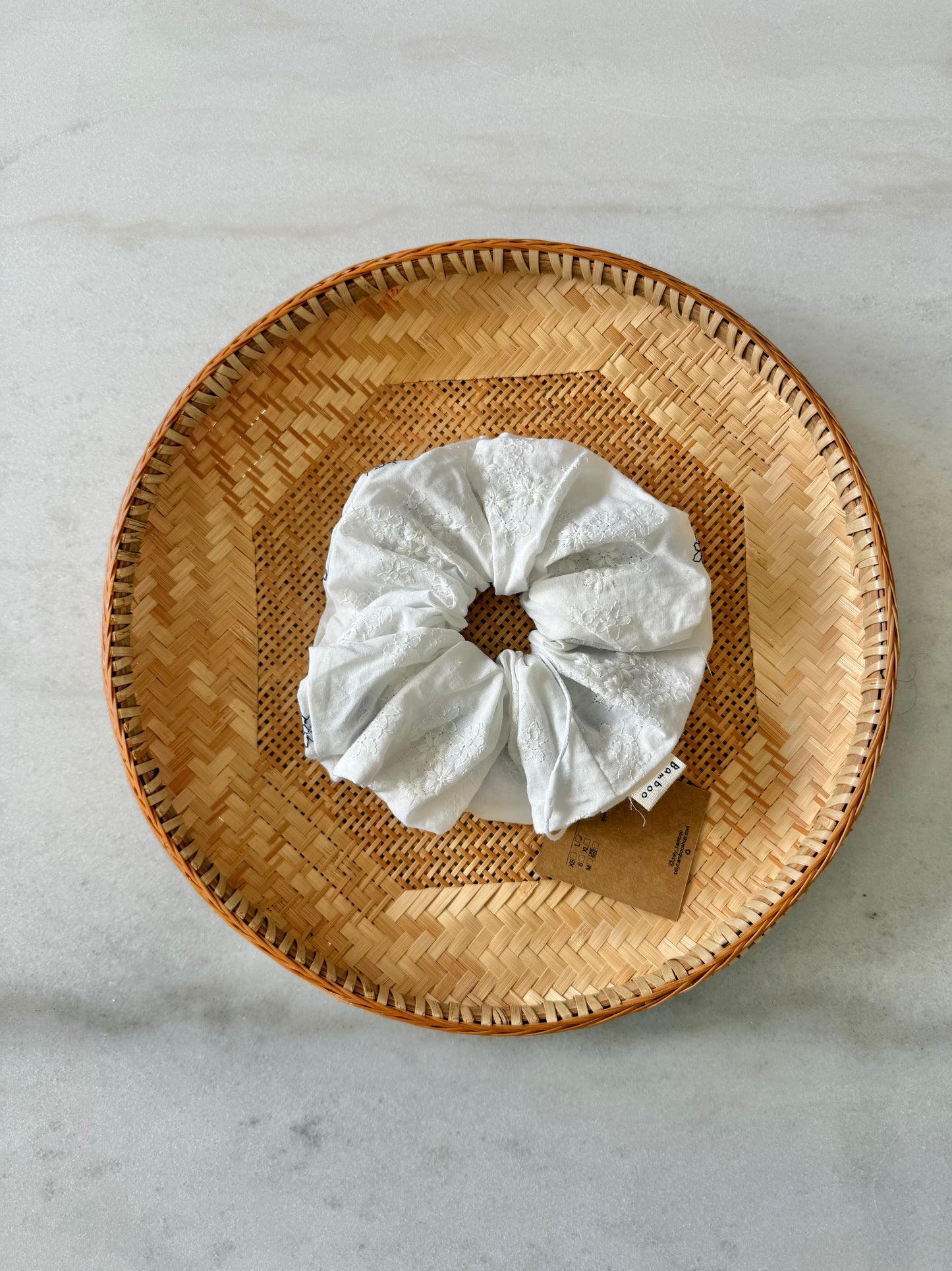 EMBROIDERED NAVY FLOWER SCRUNCHIE