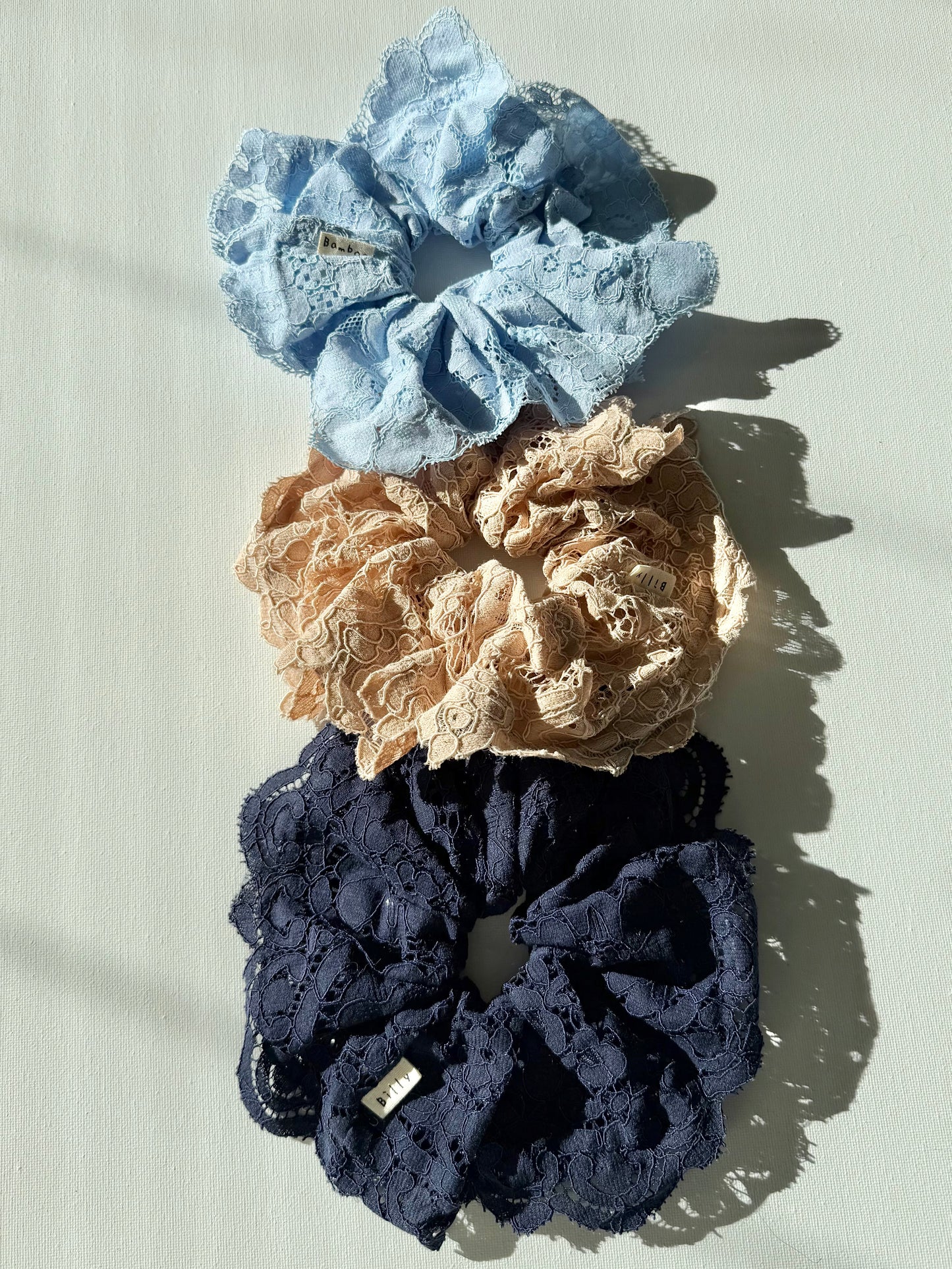 LACE SCRUNCHIES - neutral