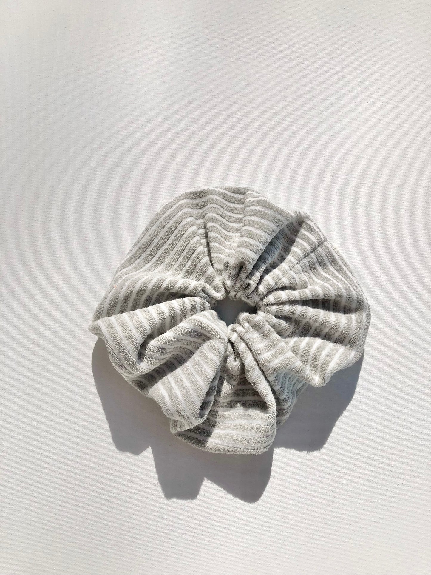 NOVA SCOTIA TOWELLING STRIPE SCRUNCHIES - neutral