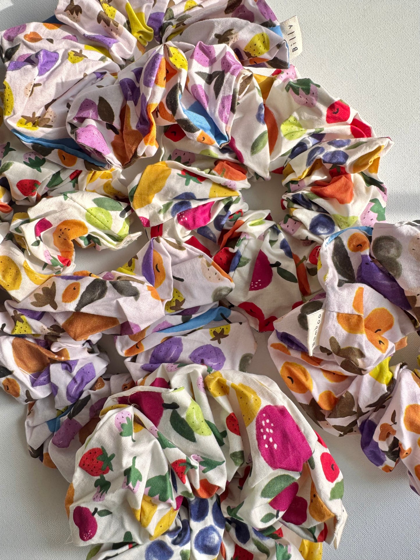 CHELSEA FLORAL SCRUNCHIES