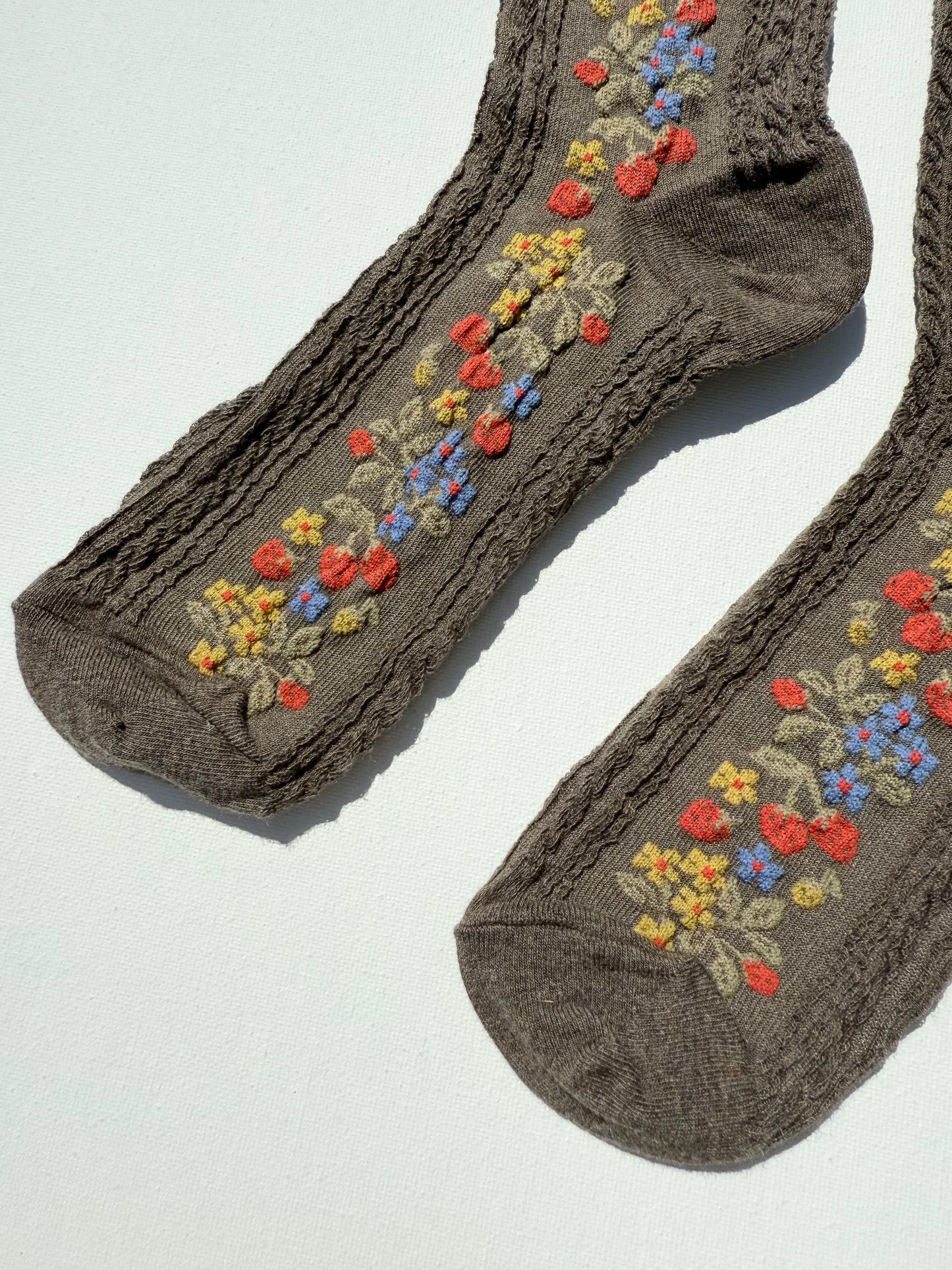 WILD STRAWBERRY SOCKS