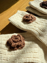 Load image into Gallery viewer, CROCHET COOKIE FLOWERS SOCKS