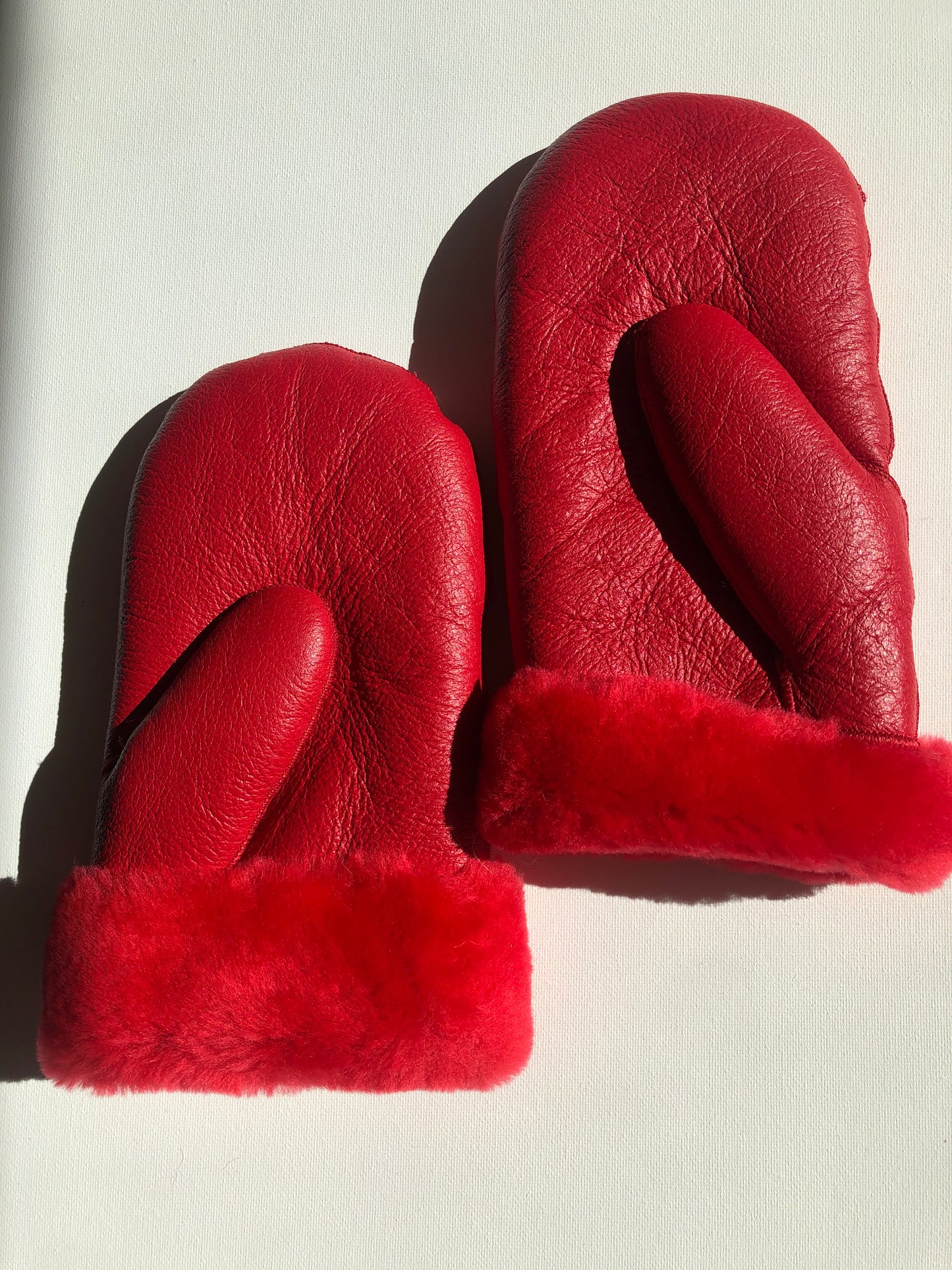 PUFFY SHEARLING MITTENS