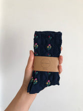 Load image into Gallery viewer, ROSE GARDEN SOCKS