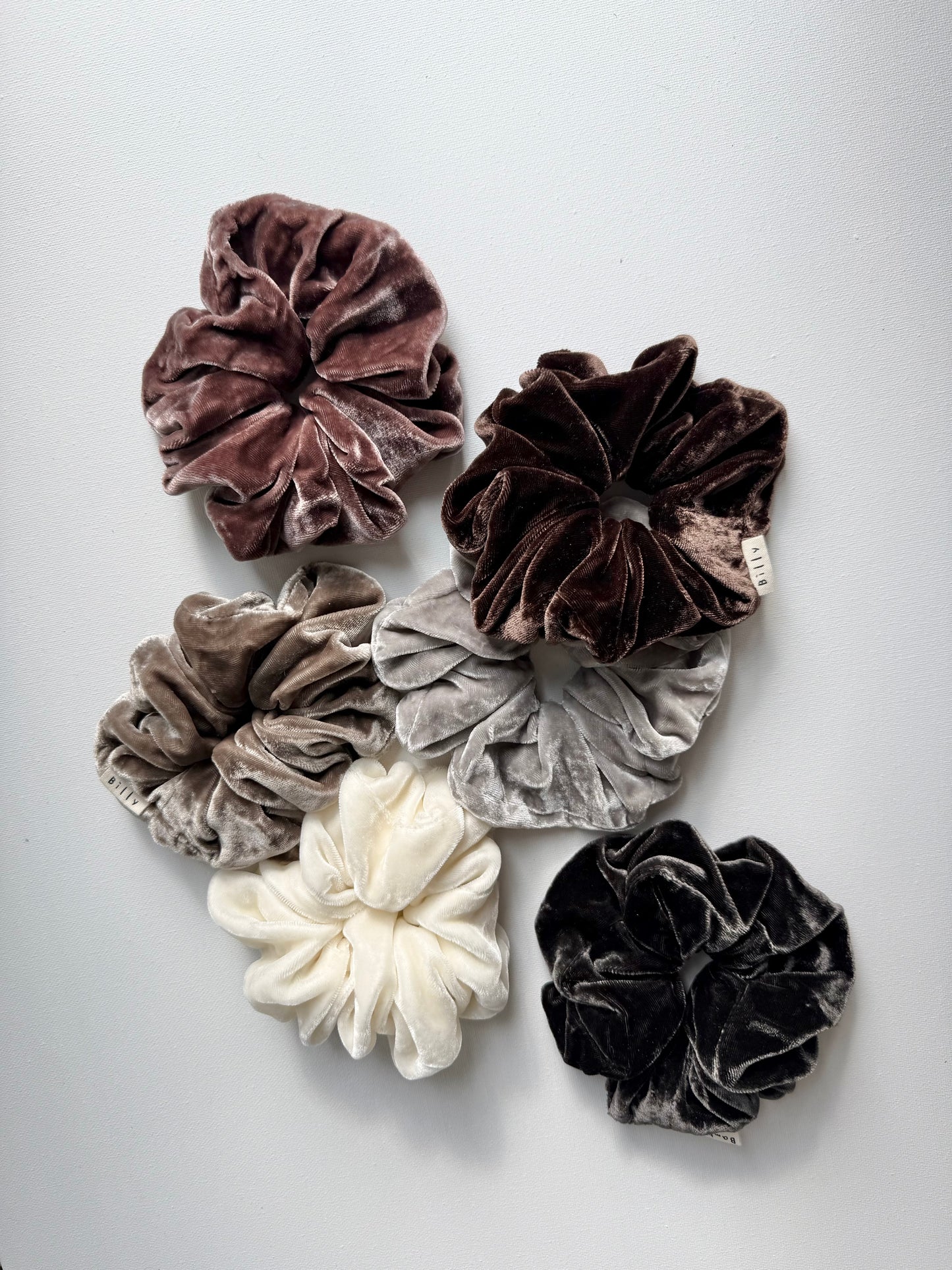 VELVET SCRUNCHIES - neutral