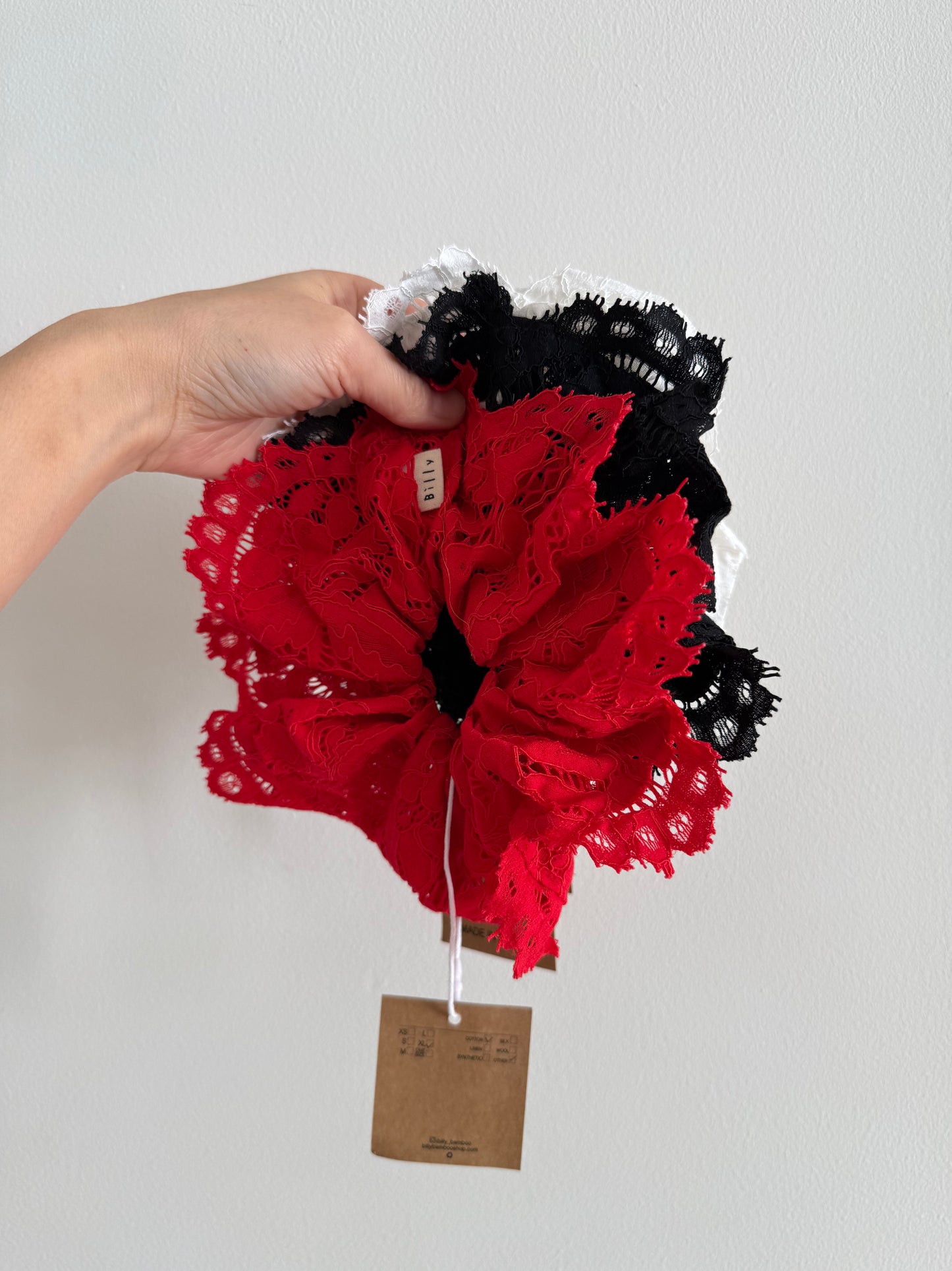 LACE SCRUNCHIES