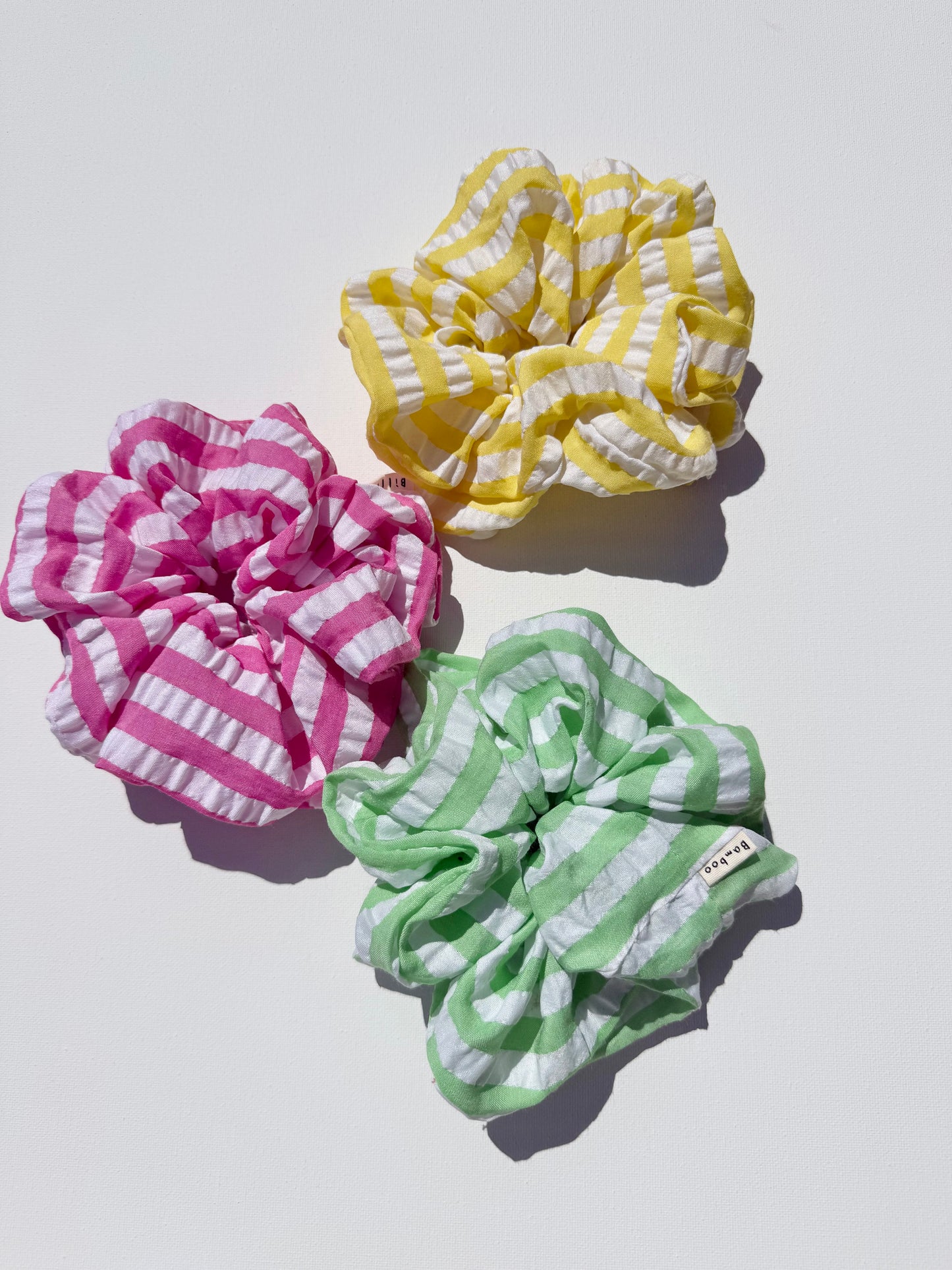 STRIPE SEERSUCKER SCRUNCHIES - bright