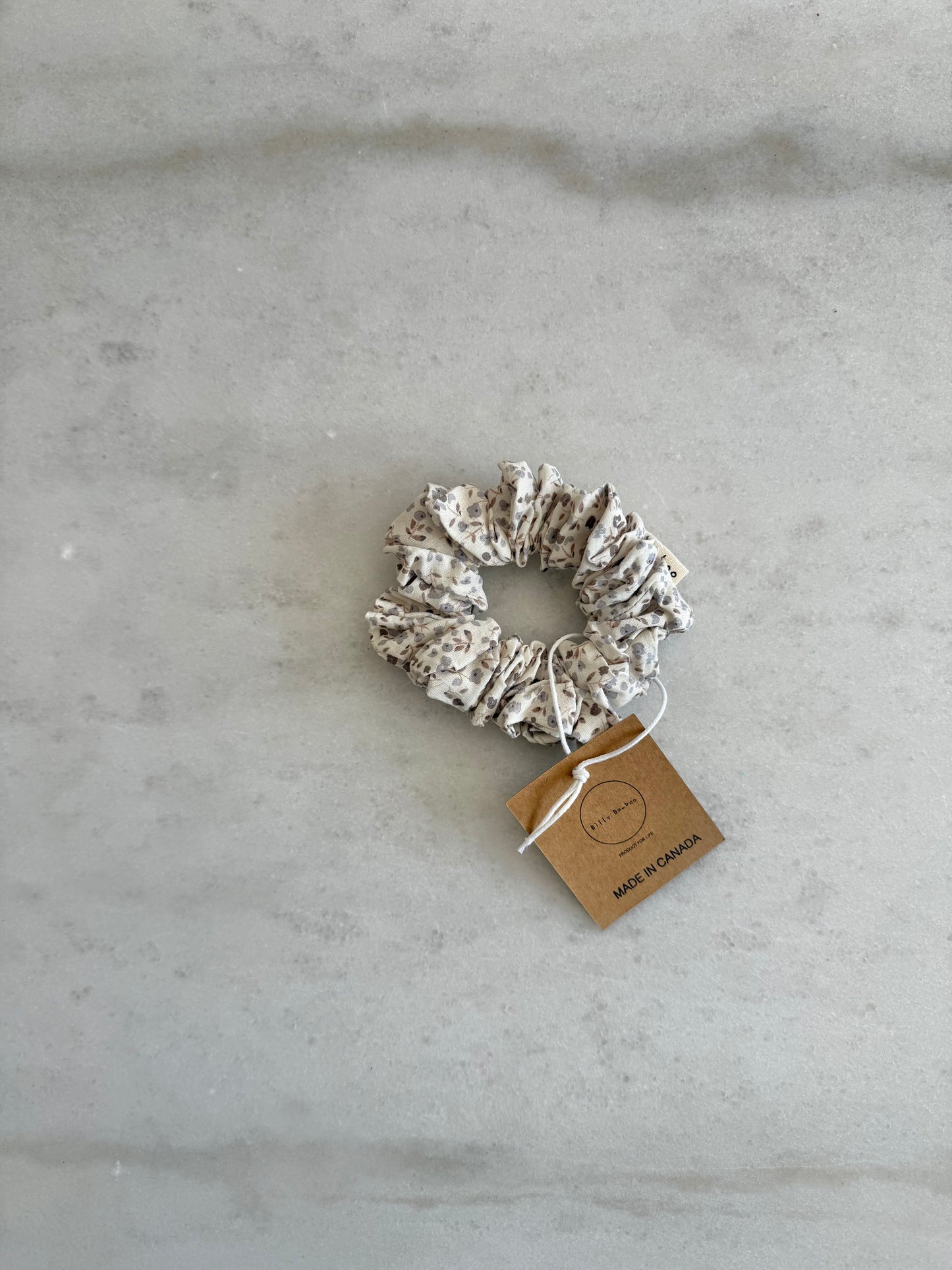 VICTORIA FLORAL SCRUNCHIE