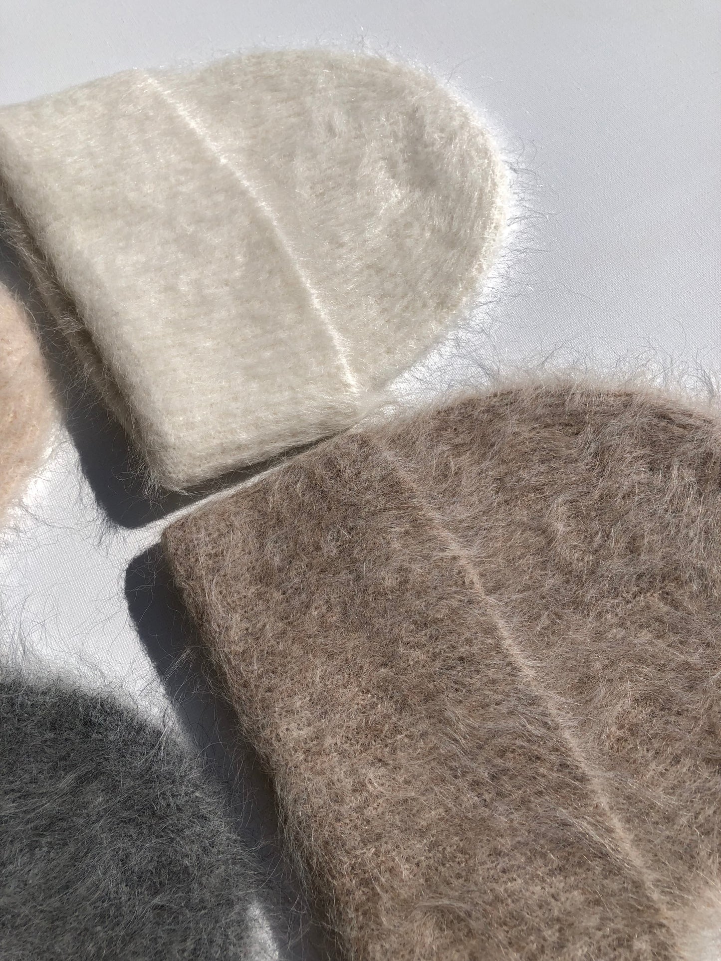 ALPACA FLUFFY BEANIE - mid of December