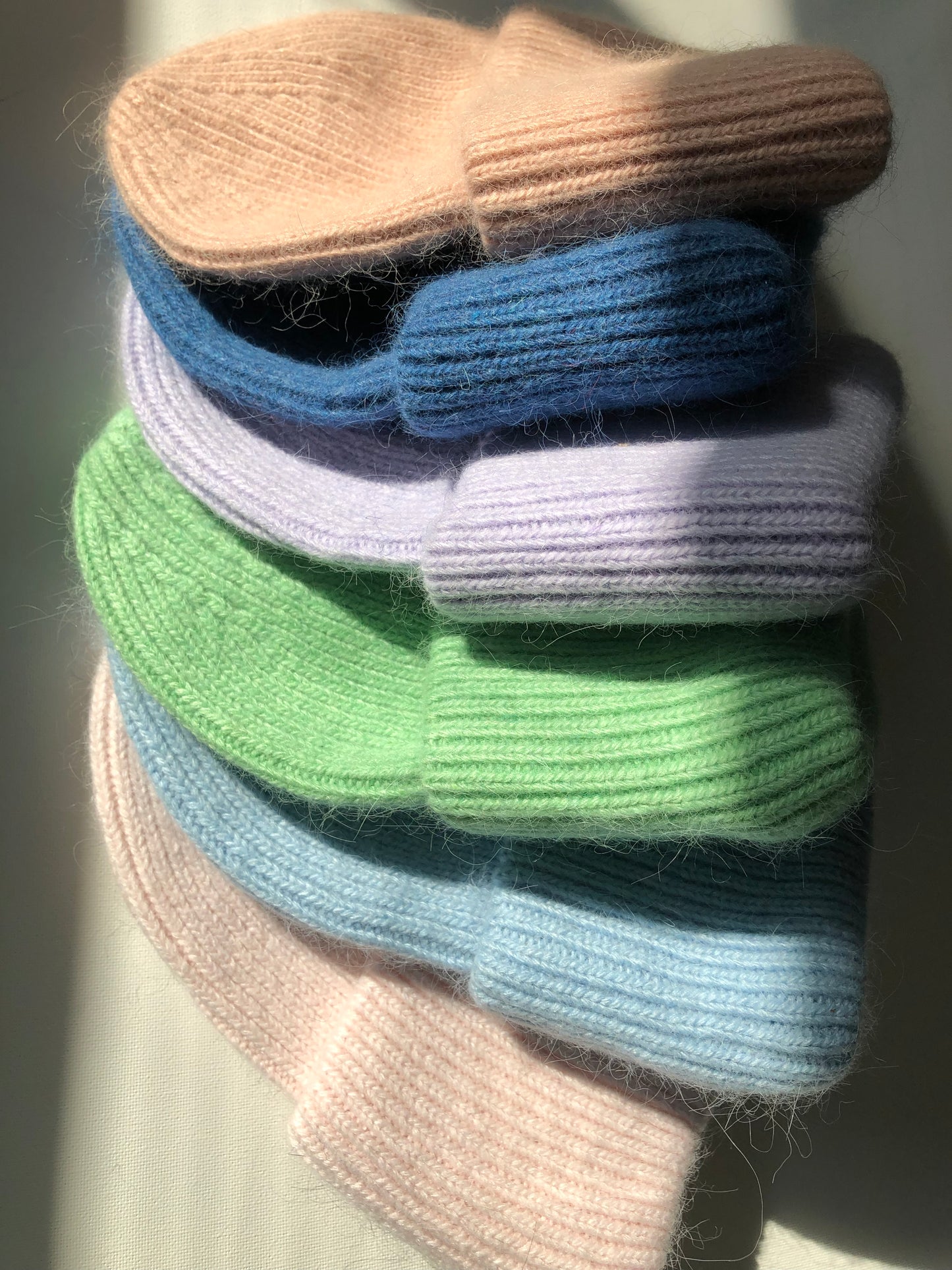 ROYAL ANGORA BEANIE - snow pastel