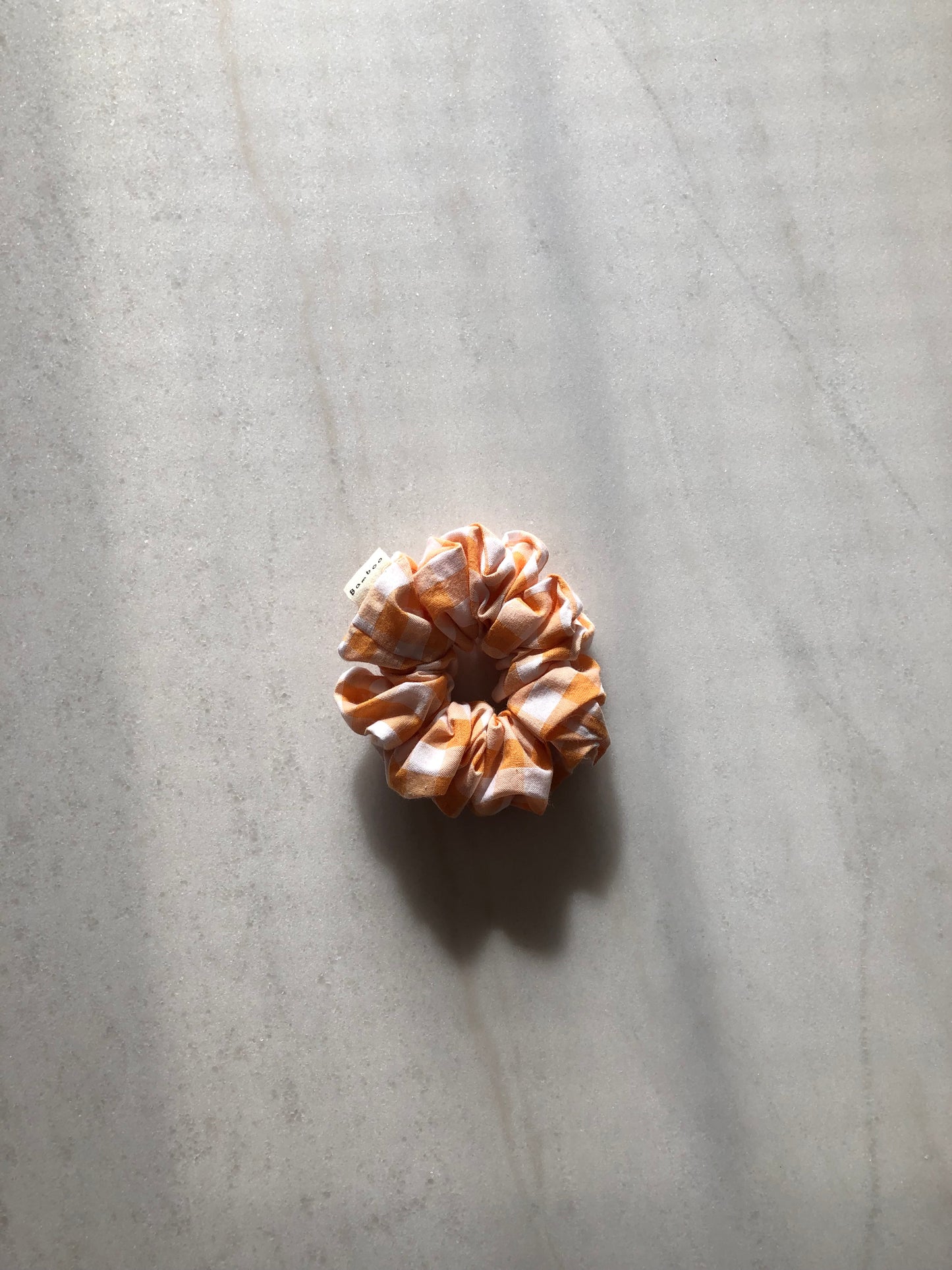 GINGHAM SEERSUCKER SCRUNCHIES - snow pastel