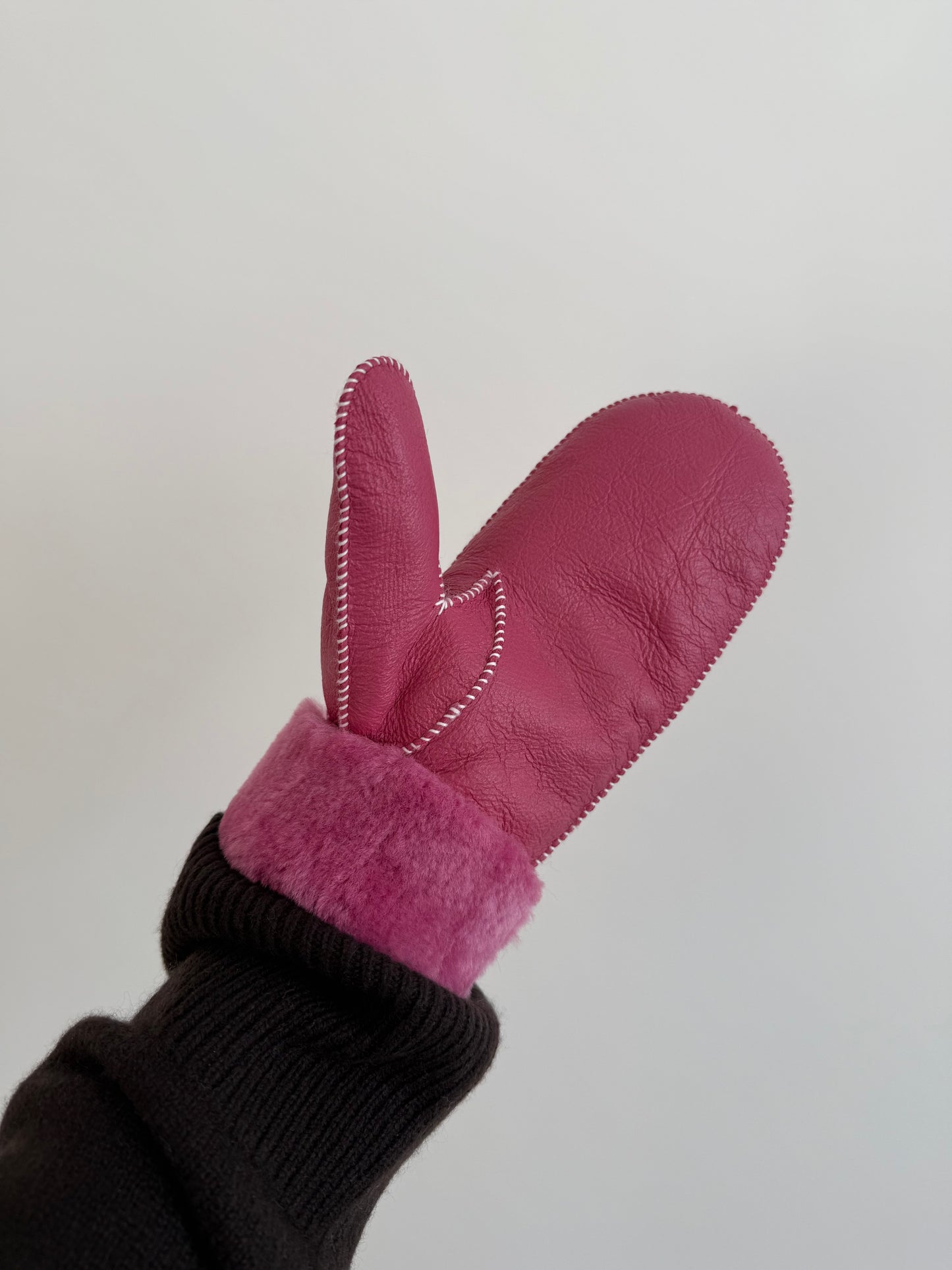 SHEARLING MITTENS - snow pastel