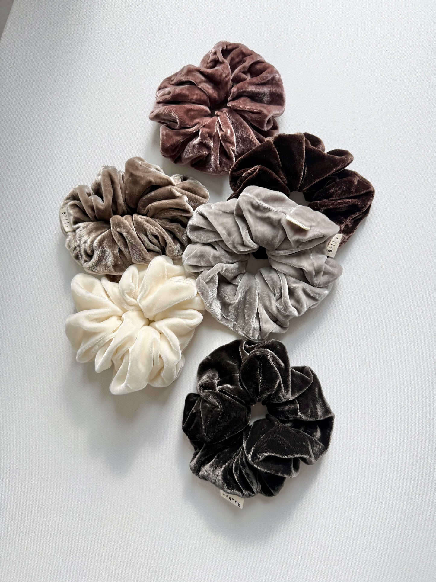 VELVET SCRUNCHIES - neutral