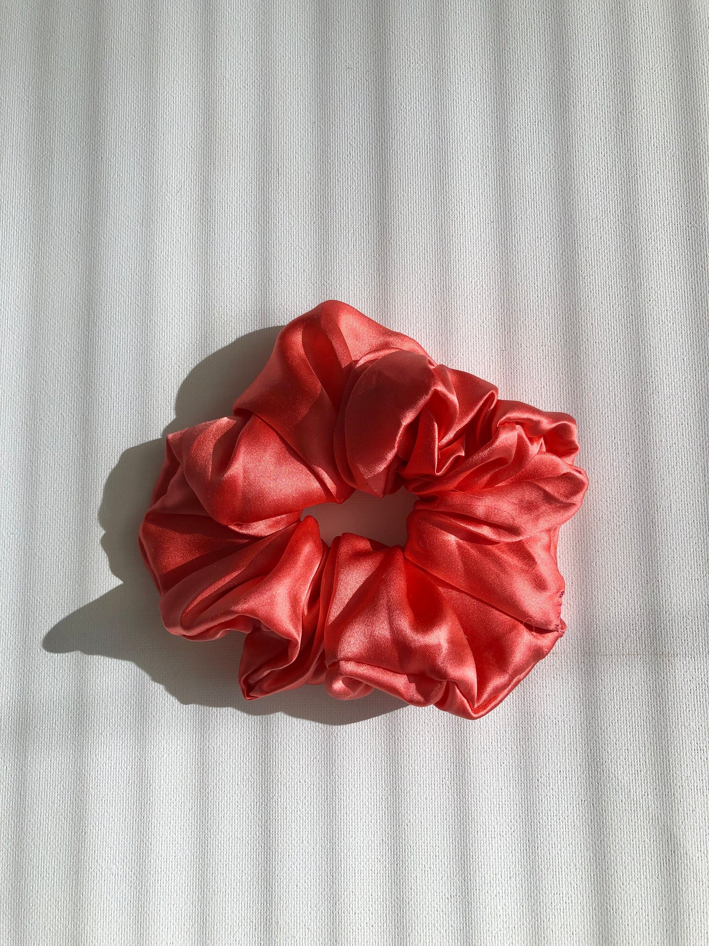 PURE SILK SCRUNCHIES - snow pastel