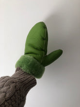 Load image into Gallery viewer, PUFFY SHEARLING MITTENS