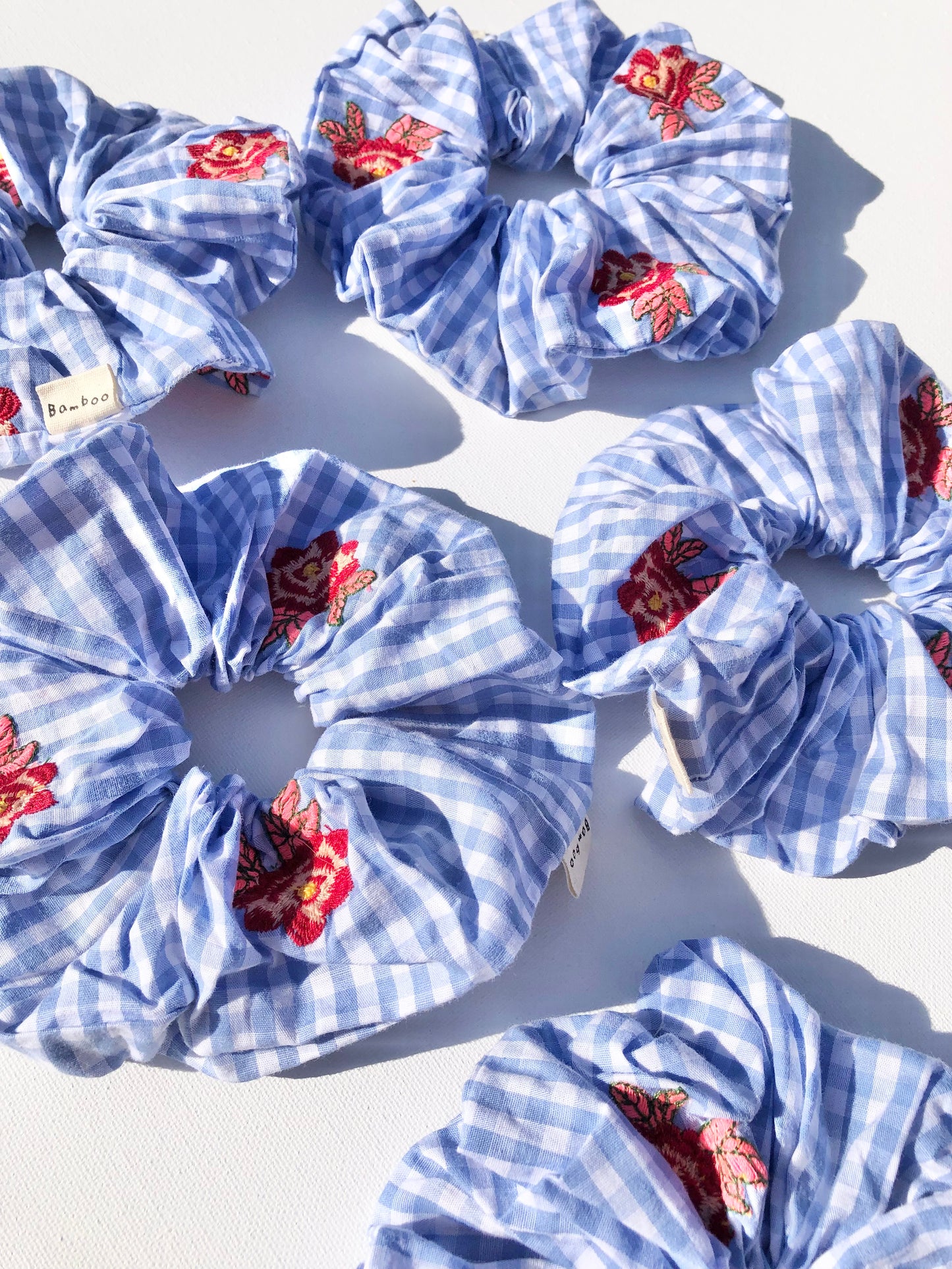 RED ROSE GINGHAM SCRUNCHIES