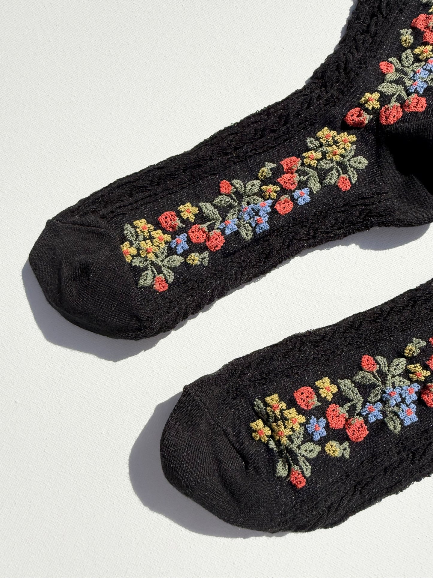 WILD STRAWBERRY SOCKS