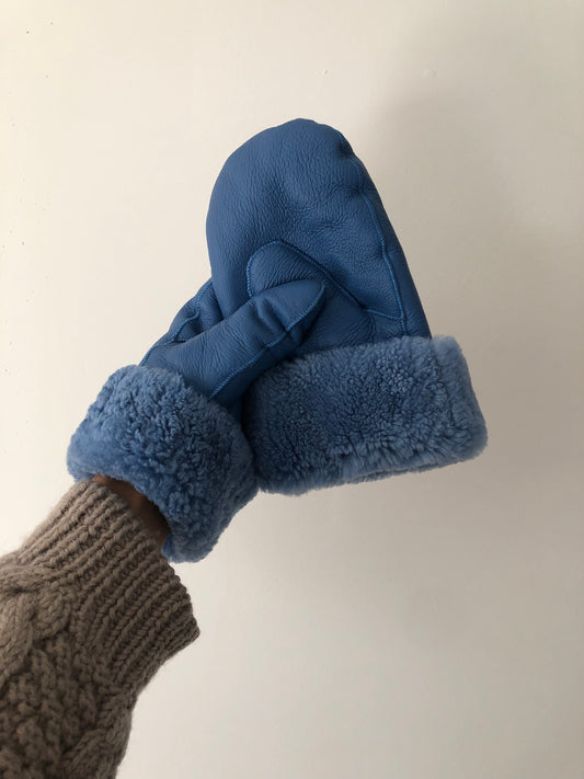 PUFFY SHEARLING MITTENS