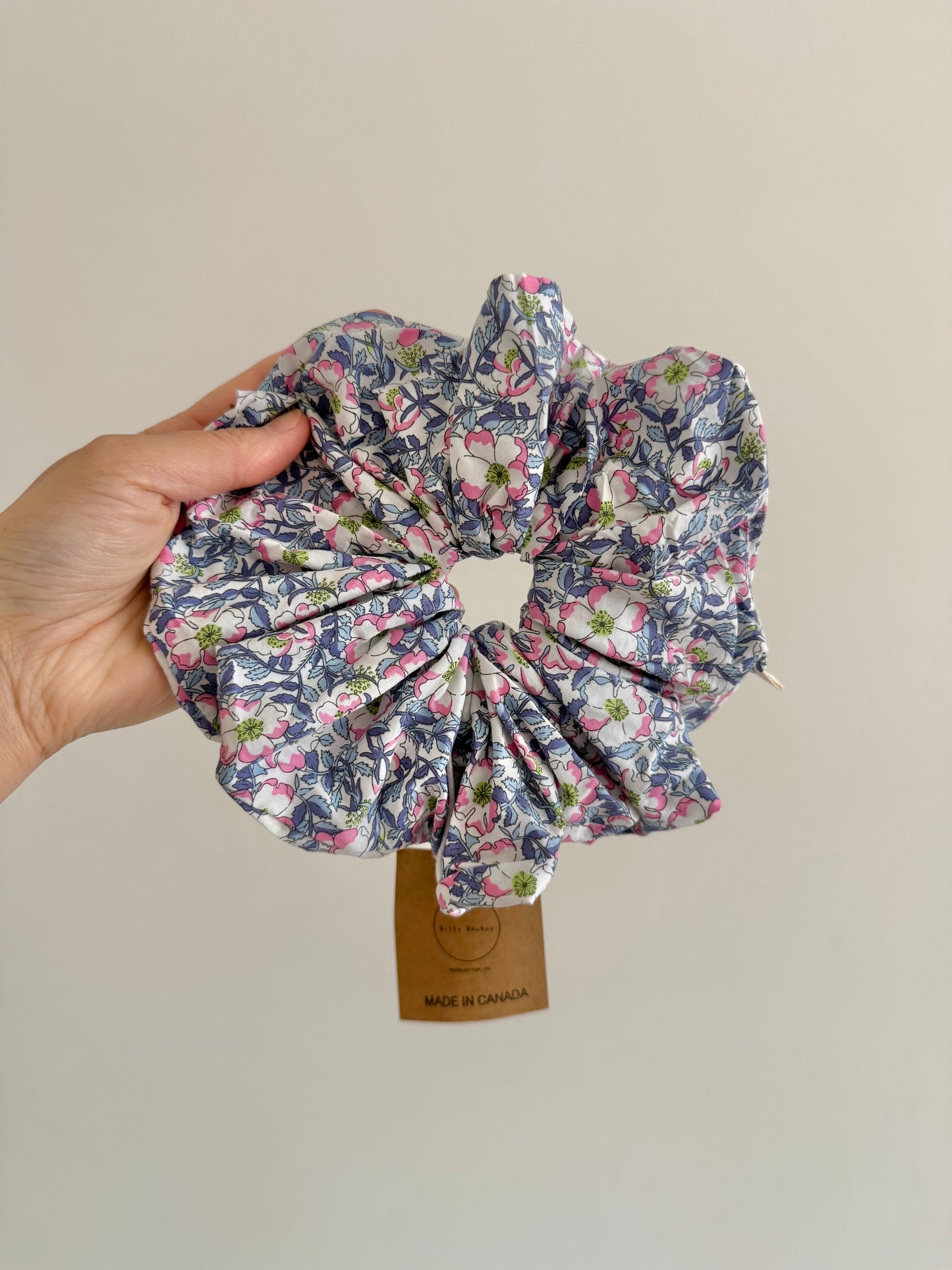 MEADOW BLOOM FLORAL SCRUNCHIE