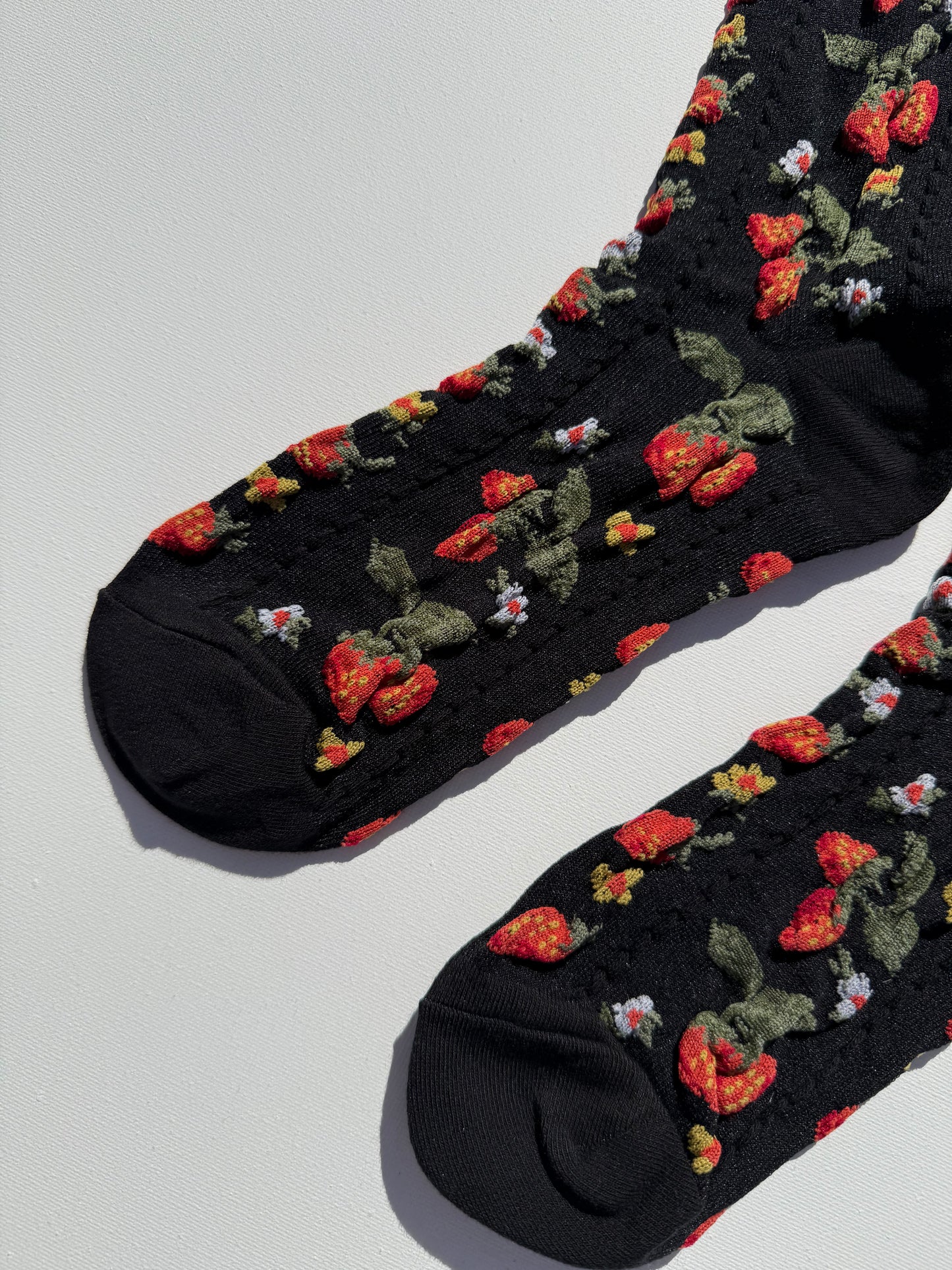 STRAWBERRIES SOCKS