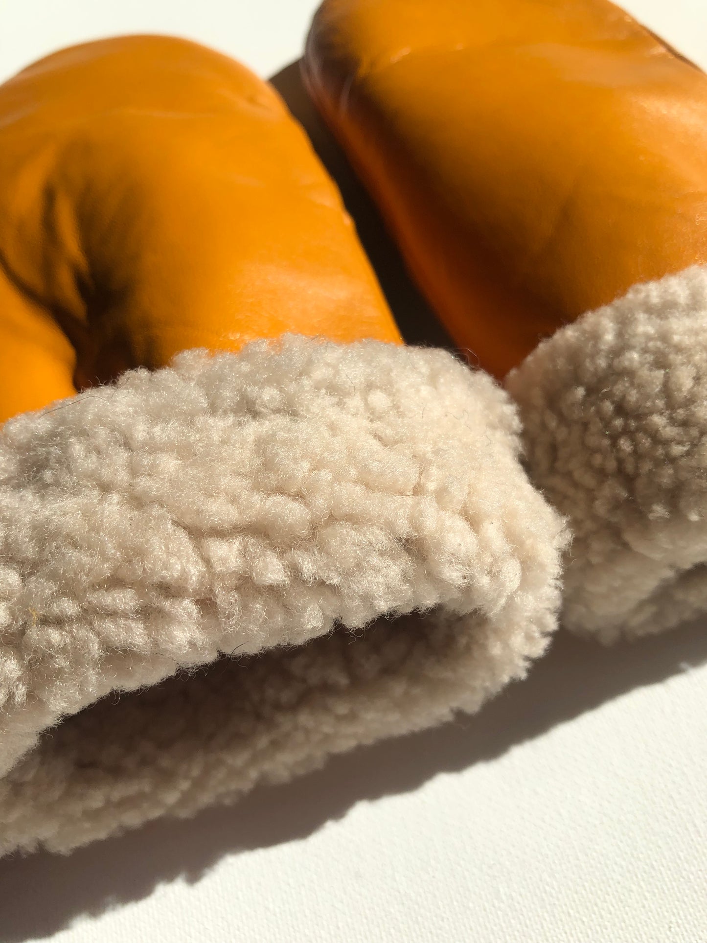 LEATHER SHEARLING MITTENS