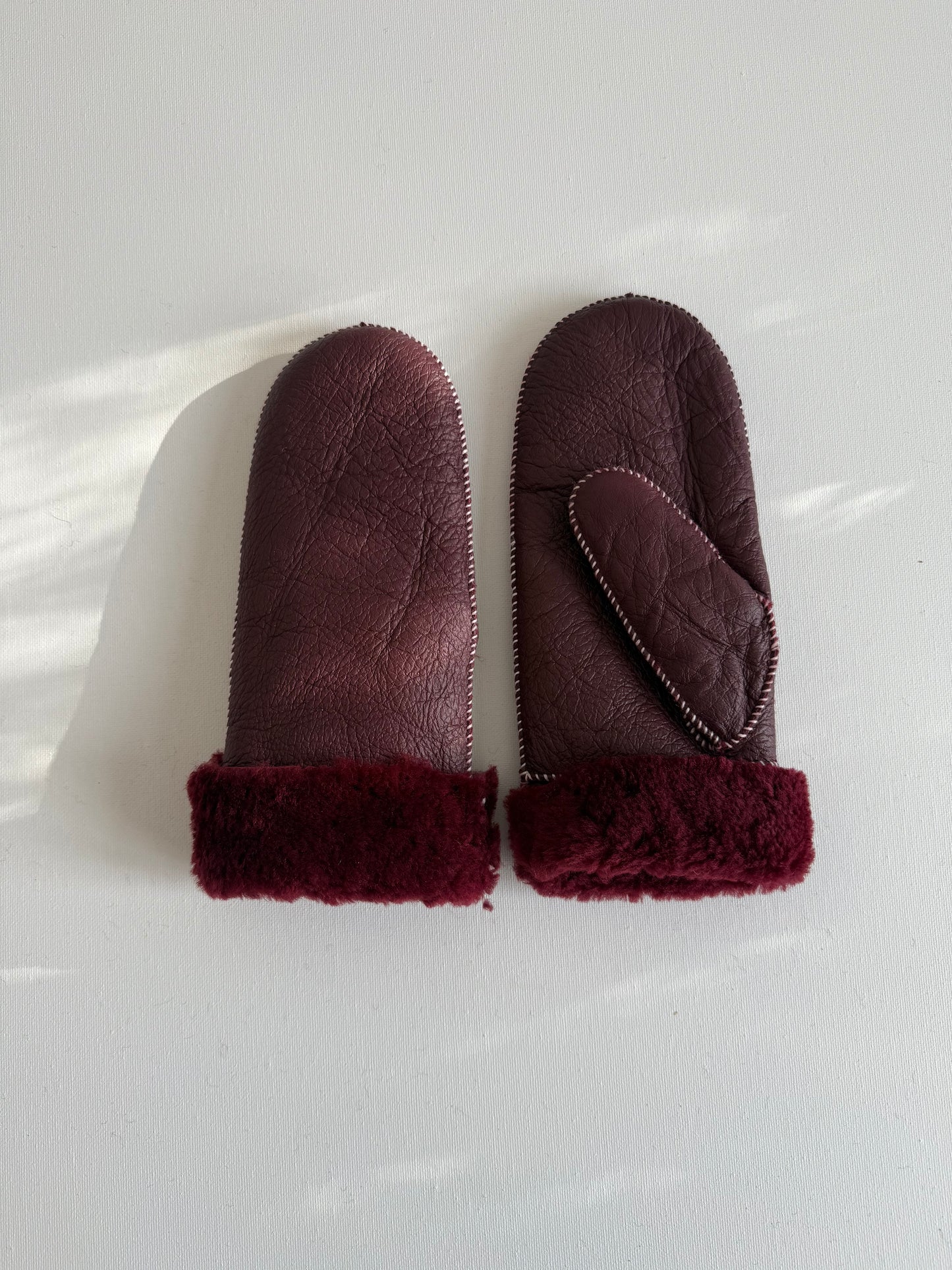 SHEARLING MITTENS - snow pastel