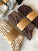 Load image into Gallery viewer, RIBBED COTTON HIGH SOCKS - neutral