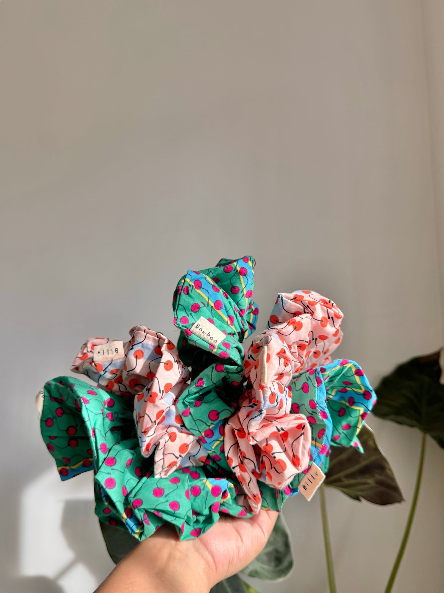 CHELSEA FLORAL SCRUNCHIES