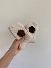 Load image into Gallery viewer, CROCHET COOKIE FLOWERS SOCKS