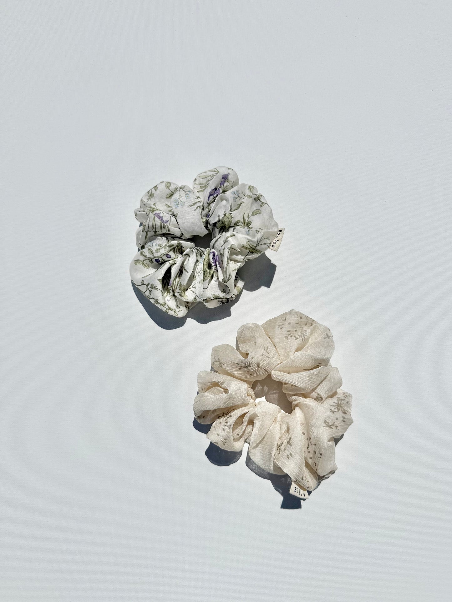 ORGANZA FLORAL SCRUNCHIE