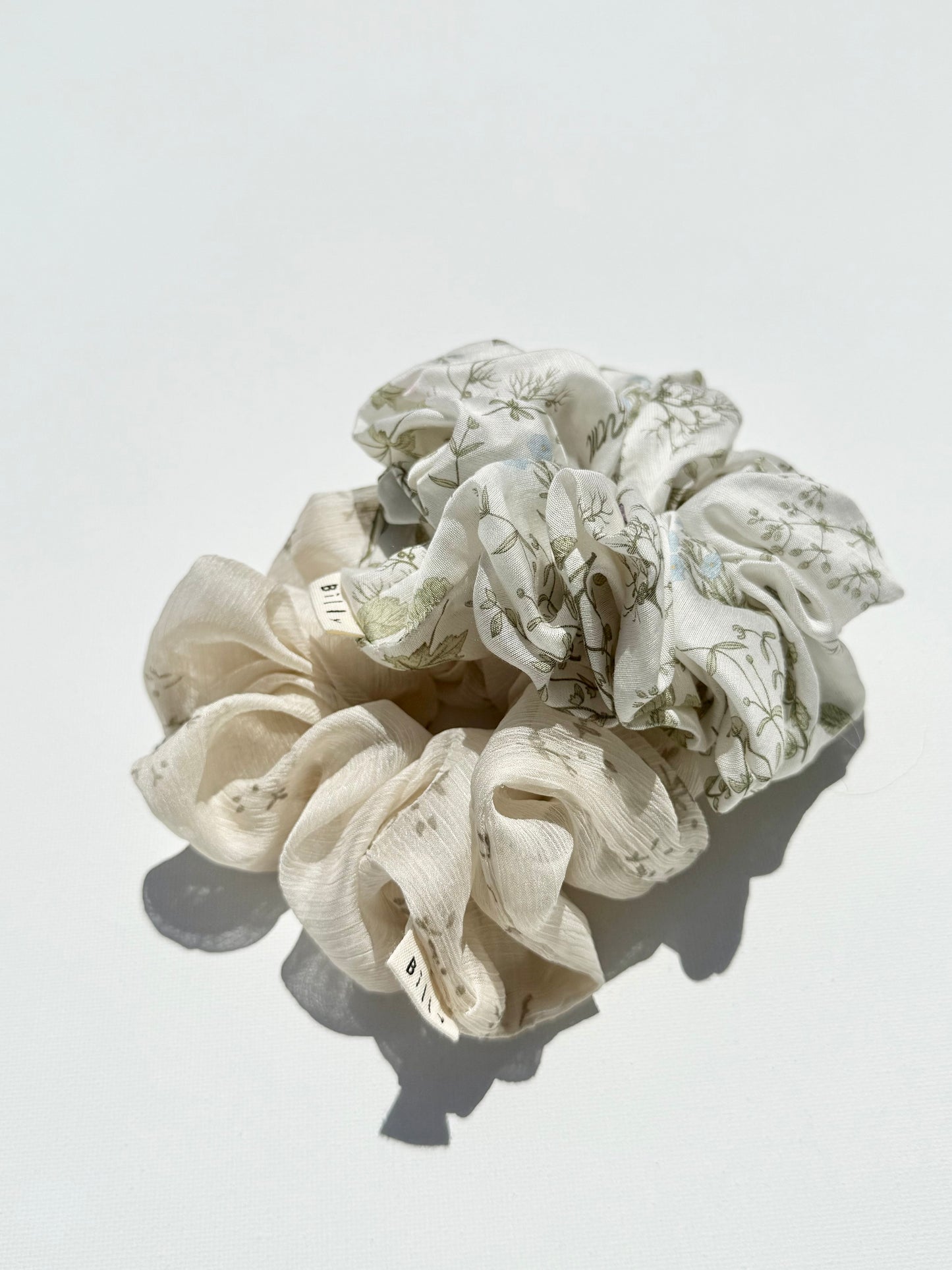 ORGANZA FLORAL SCRUNCHIE