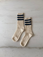 Load image into Gallery viewer, MEN’S COLLEGE STRIPE SOCKS