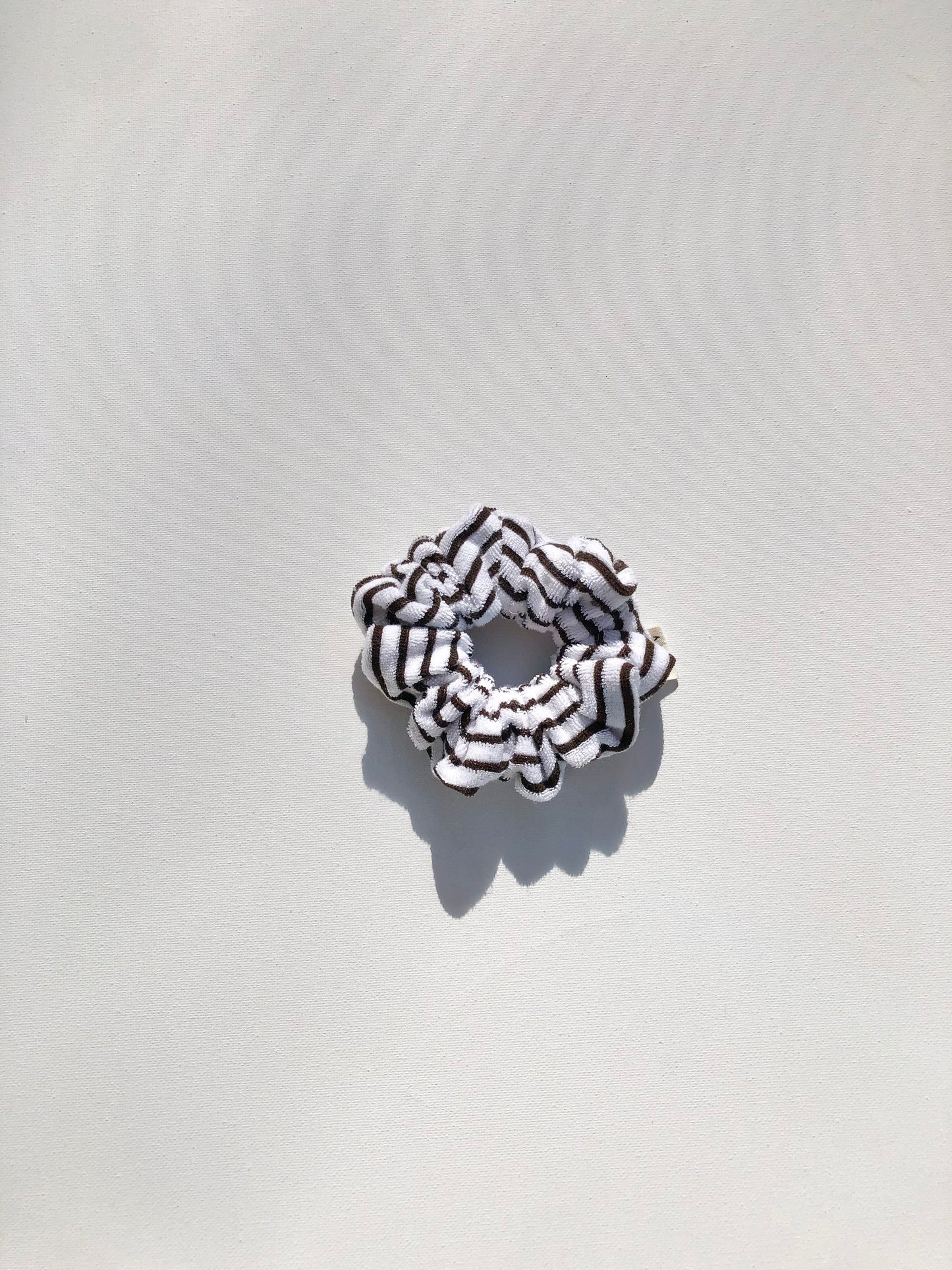 NOVA SCOTIA TOWELLING STRIPE SCRUNCHIES - neutral