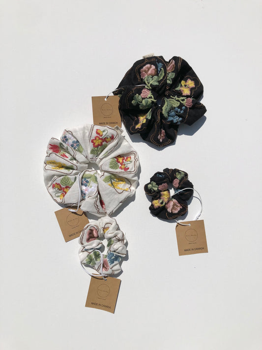 EMBROIDERED FLOWER GARDEN SCRUNCHIE