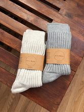 Load image into Gallery viewer, RIBBED COTTON HIGH SOCKS - neutral