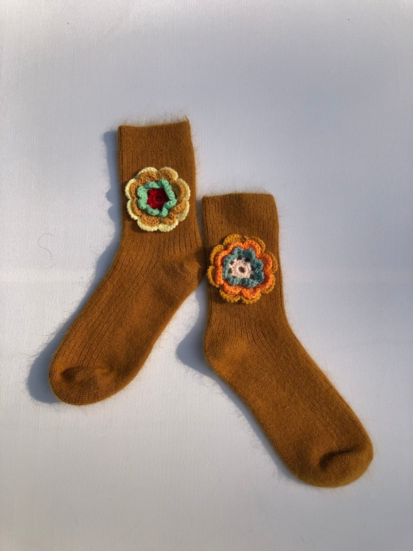 CROCHET FLOWER WOOL SOCKS